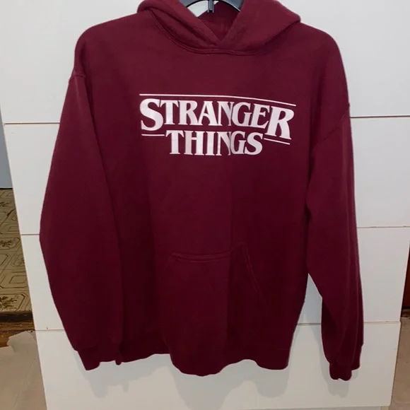 Stranger things hotsell sweatshirt forever 21